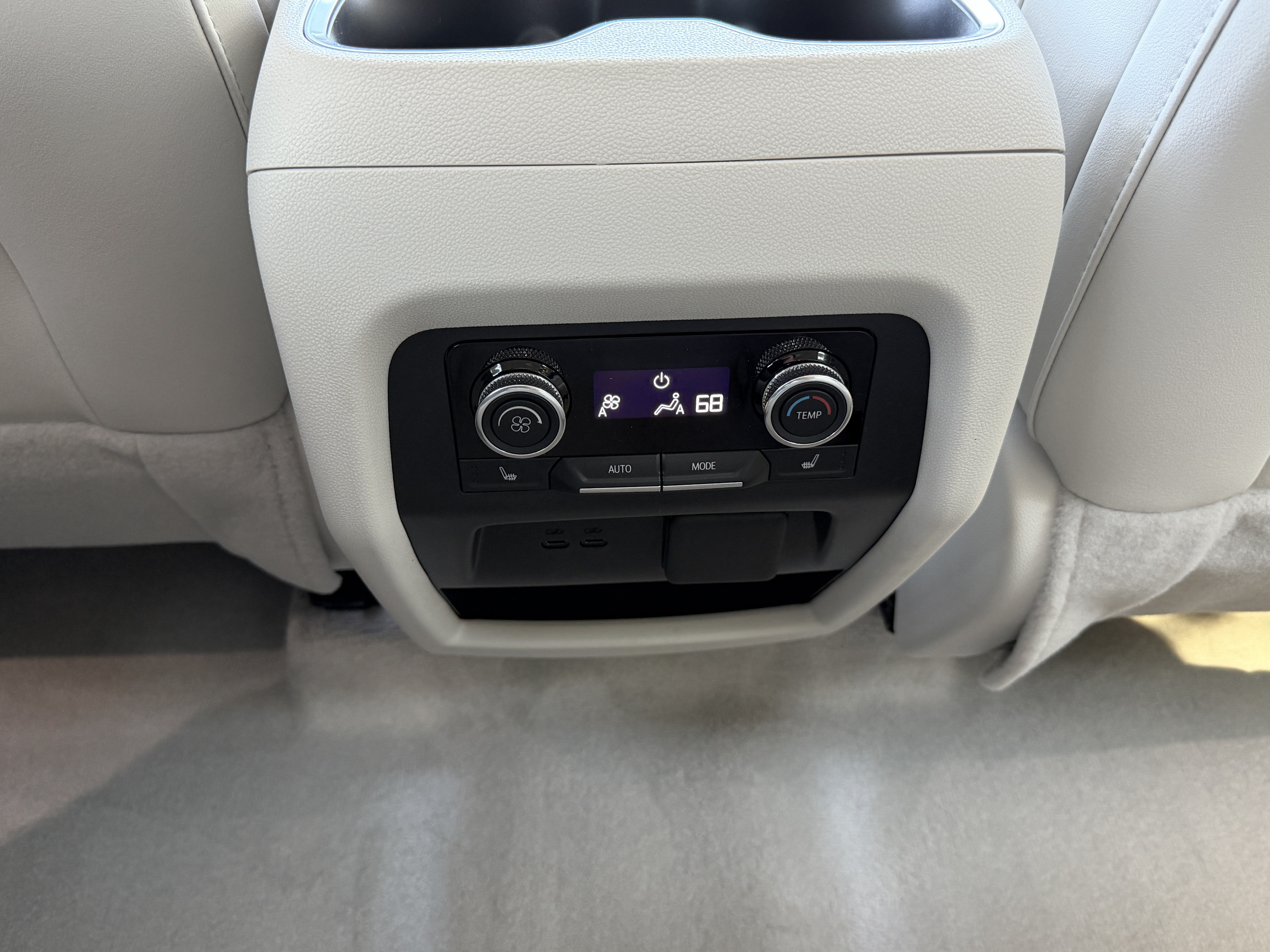 New 2026 Buick Enclave Avenir w/ Super Cruise Package FWD image 31