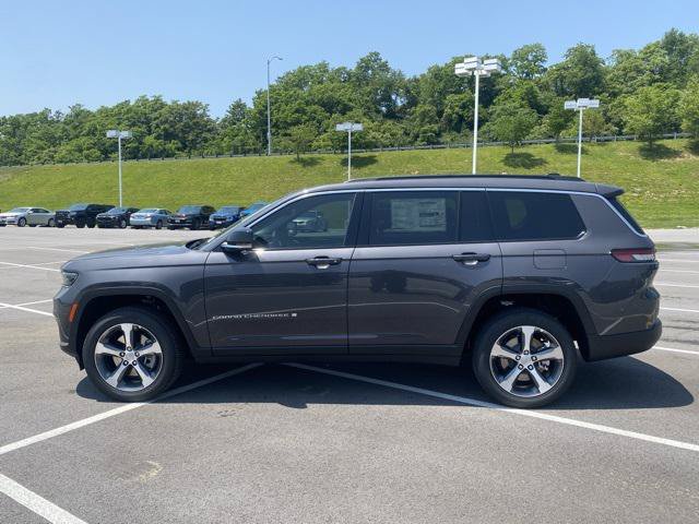 Used 2025 Jeep Grand Cherokee L Limited w/ Luxury Tech Group II AWD/4WD image 4