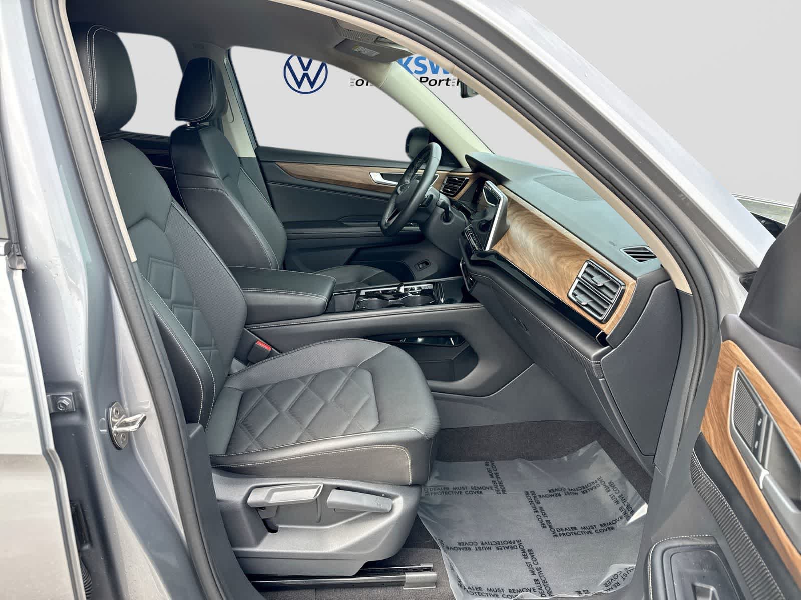 Used 2024 Volkswagen Atlas SE FWD image 28