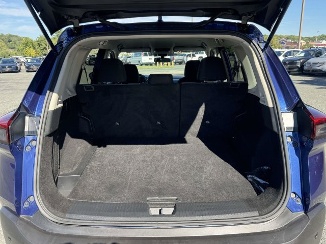 Used 2023 Nissan Rogue SV AWD/4WD image 13