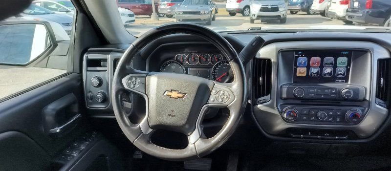 Used 2018 Chevrolet Silverado 1500 LT w/ LT Eassist Package image 19