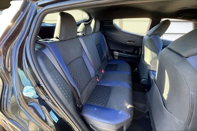 Used 2022 Toyota C-HR XLE image 27