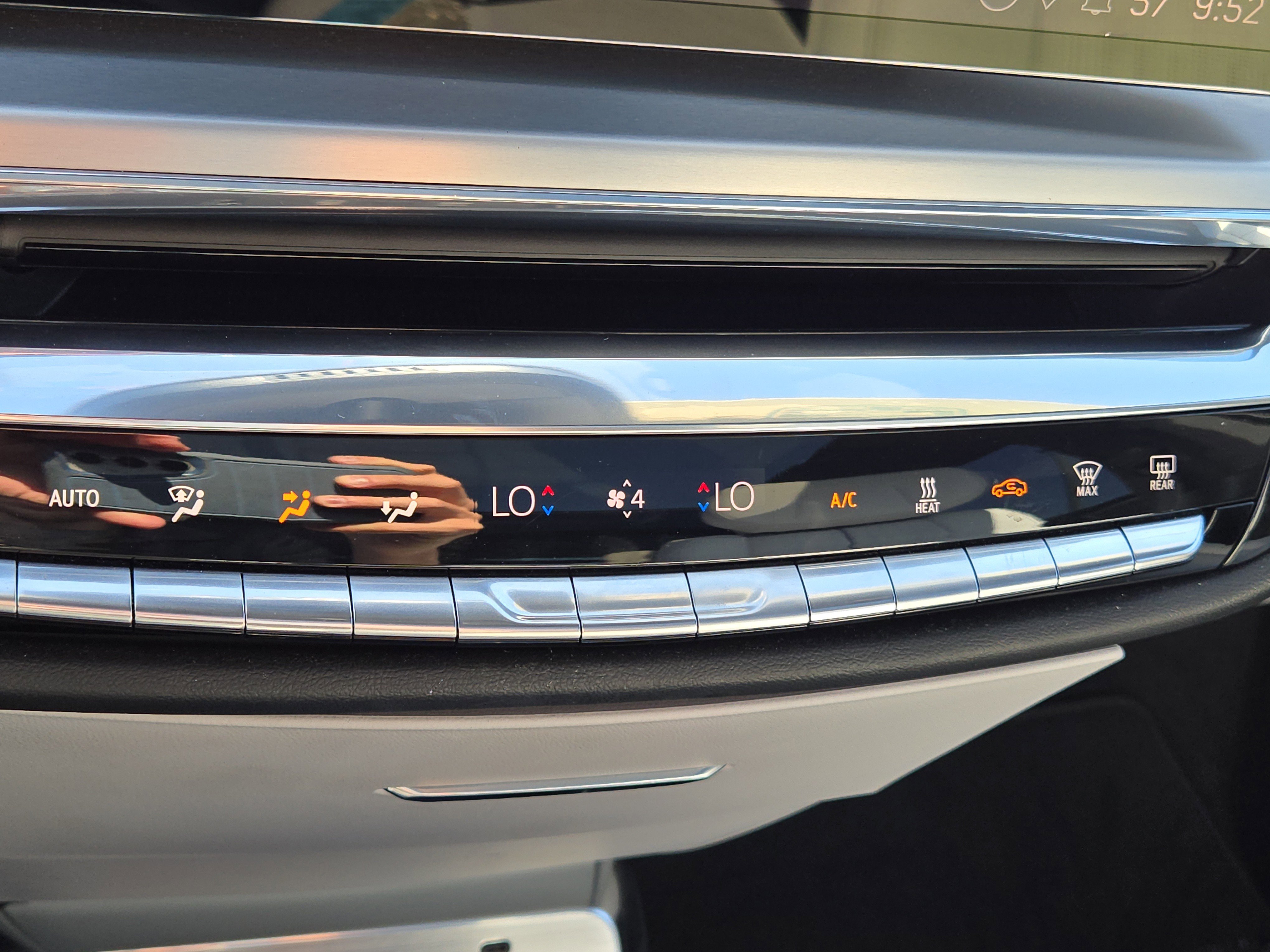Used 2024 Cadillac Lyriq Luxury RWD image 28