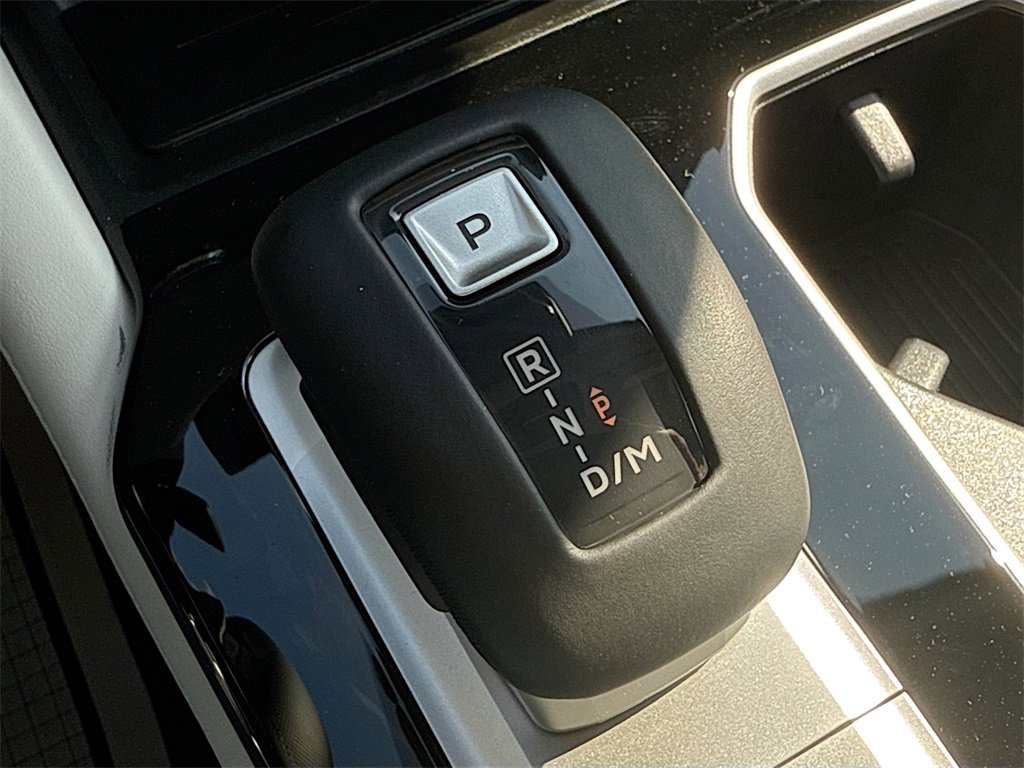 New 2025 Mitsubishi Outlander SE image 17