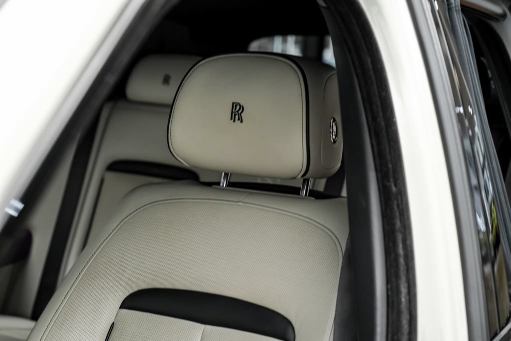 Used 2022 Rolls-Royce Cullinan Black Badge AWD/4WD image 29