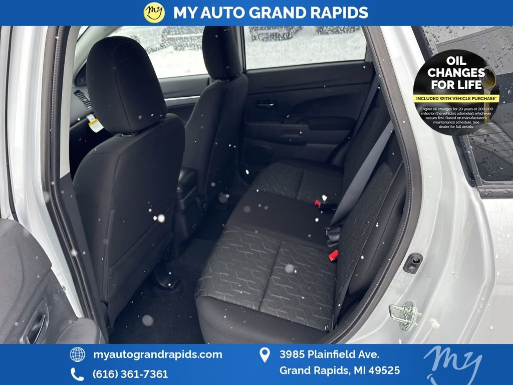 Used 2025 Mitsubishi Outlander Sport LE image 11