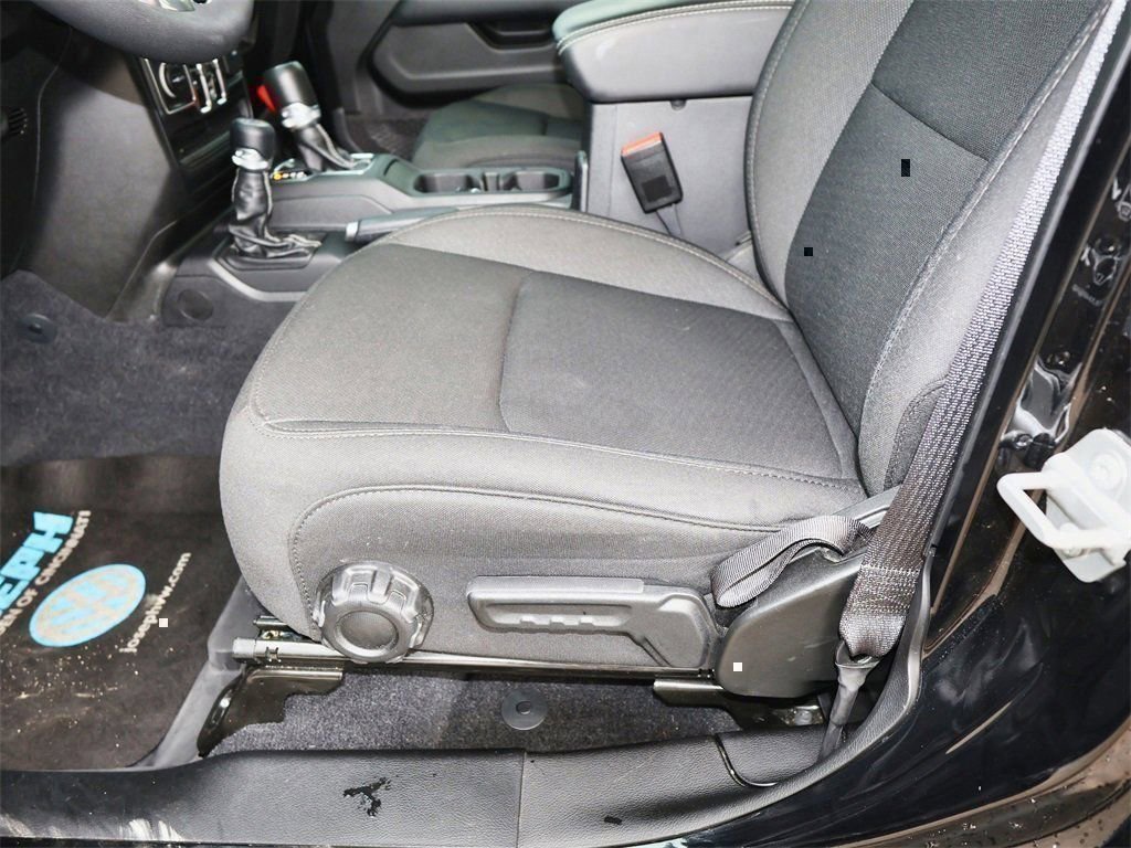 Used 2023 Jeep Wrangler Sahara image 15