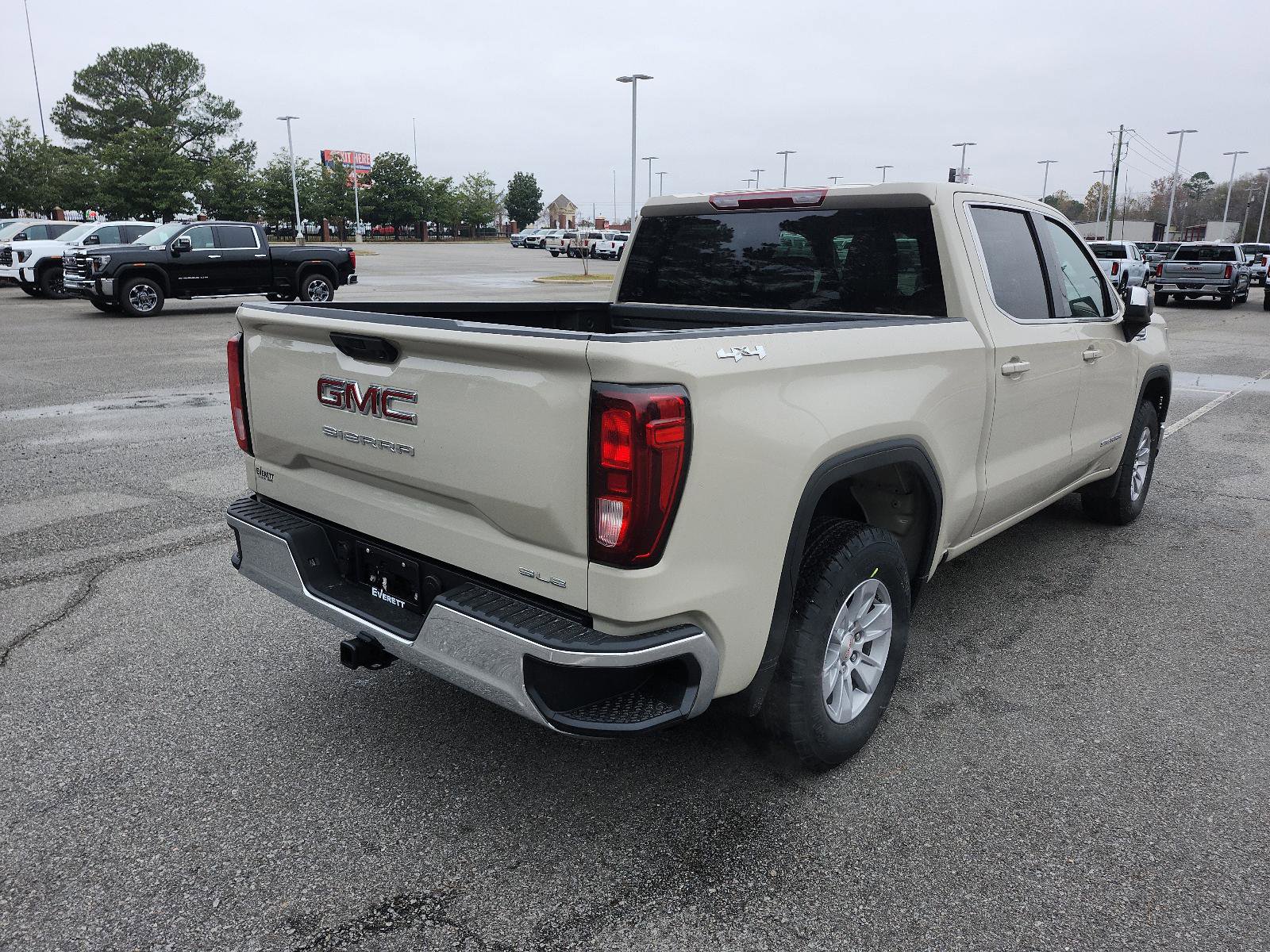 New 2026 GMC Sierra 1500 SLE AWD/4WD image 3