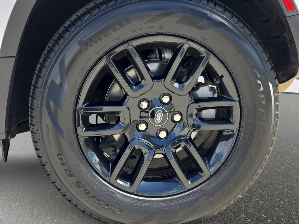 Certified 2024 Land Rover Defender 110 S AWD/4WD image 35