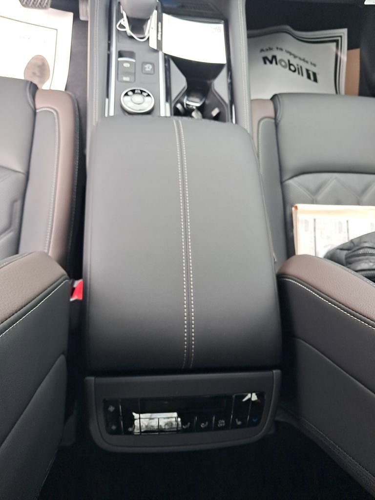 New 2026 Nissan Pathfinder Platinum w/ Lighting Package image 27