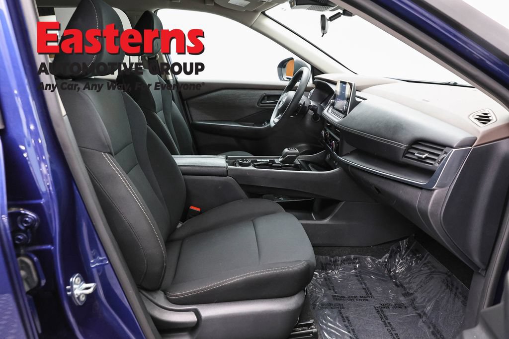 Used 2023 Nissan Rogue S AWD/4WD image 25