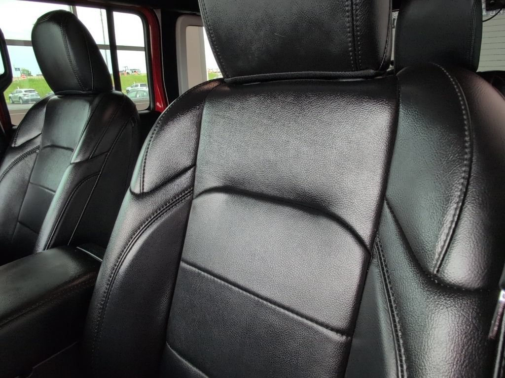 Used 2023 Jeep Wrangler Unlimited Sahara AWD/4WD image 20