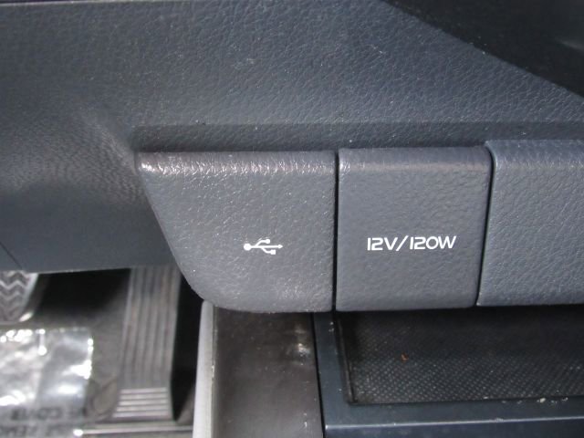 Used 2022 Toyota Camry LE image 33