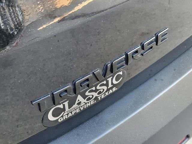 Used 2023 Chevrolet Traverse LT image 9
