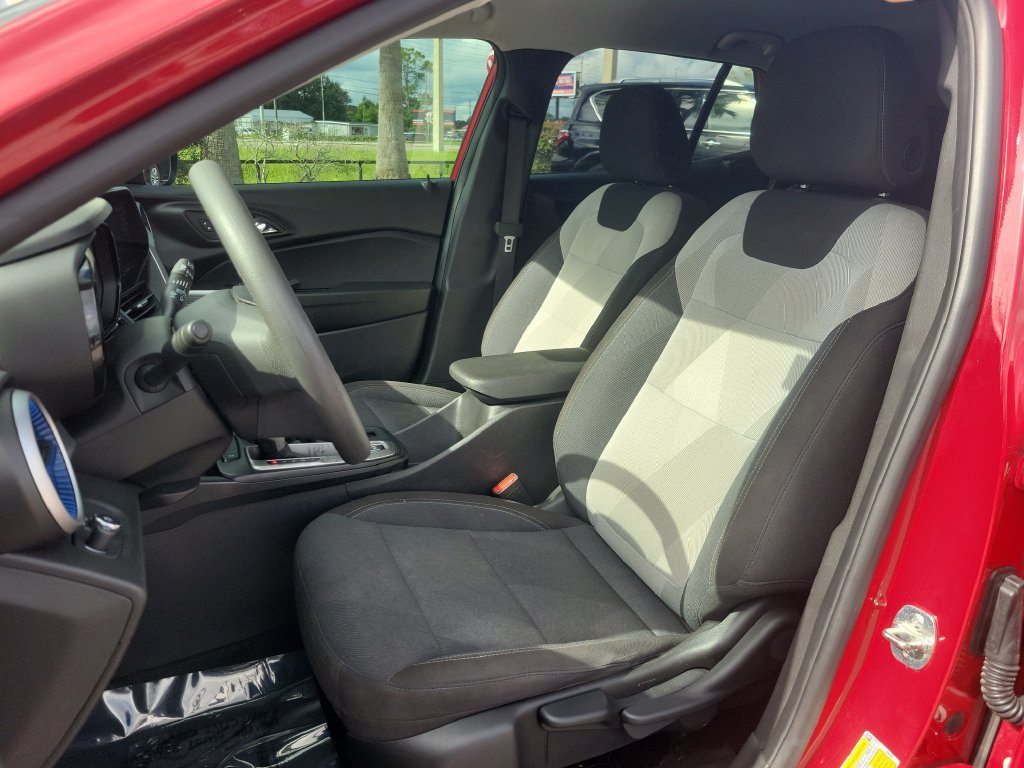 Used 2026 Chevrolet Trax LS FWD image 14
