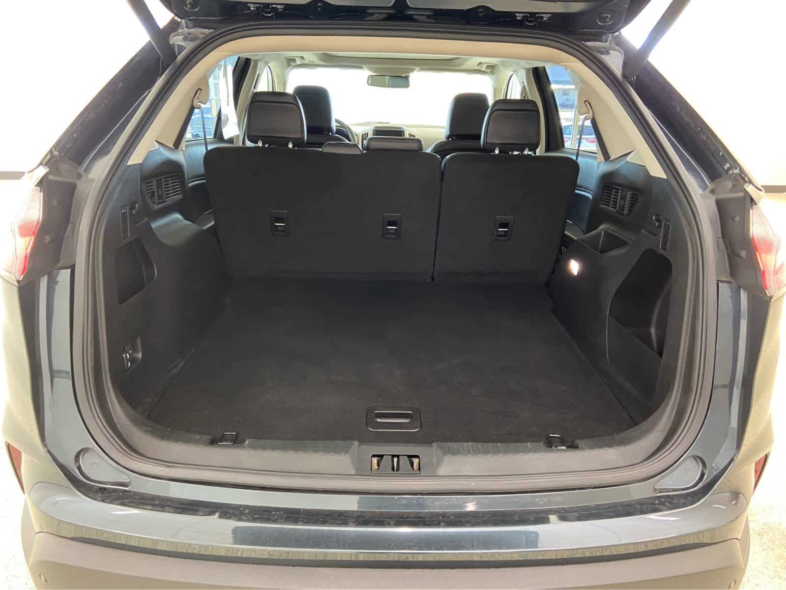 Used 2024 Ford Edge SEL w/ Convenience Package image 10