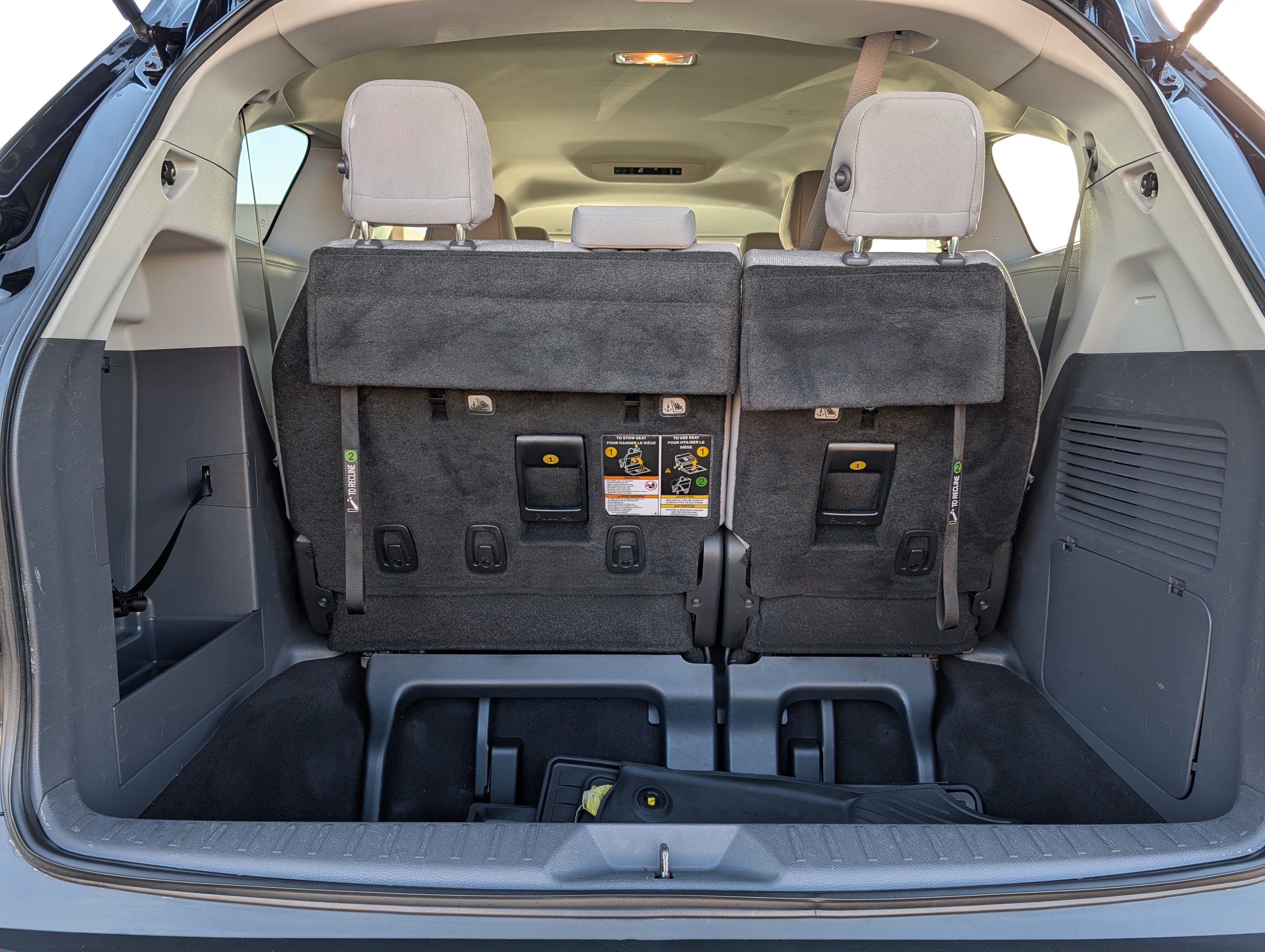 Used 2022 Toyota Sienna LE FWD image 18