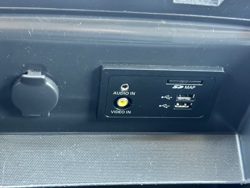 Used 2019 Nissan Pathfinder SL AWD/4WD image 32
