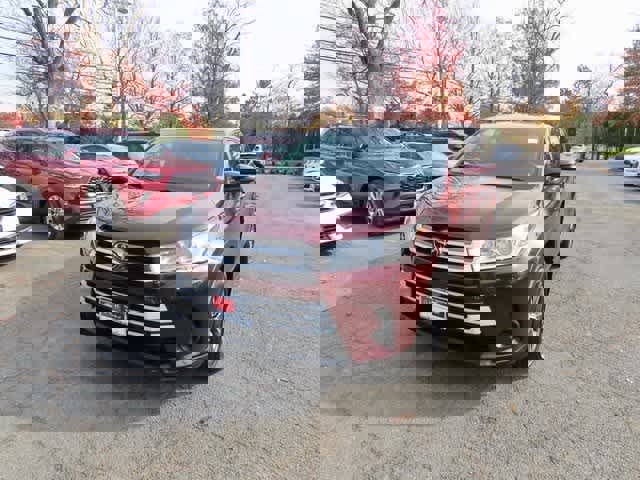 Used 2019 Toyota Highlander LE