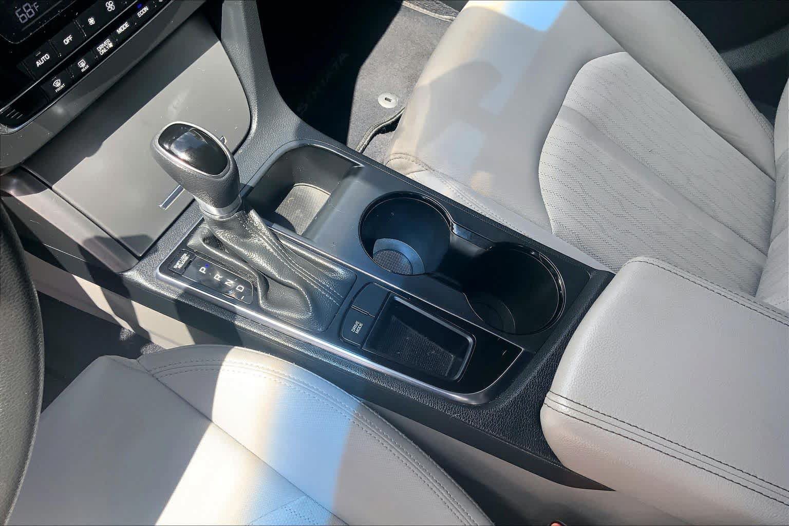 Used 2016 Hyundai Sonata SE FWD image 17