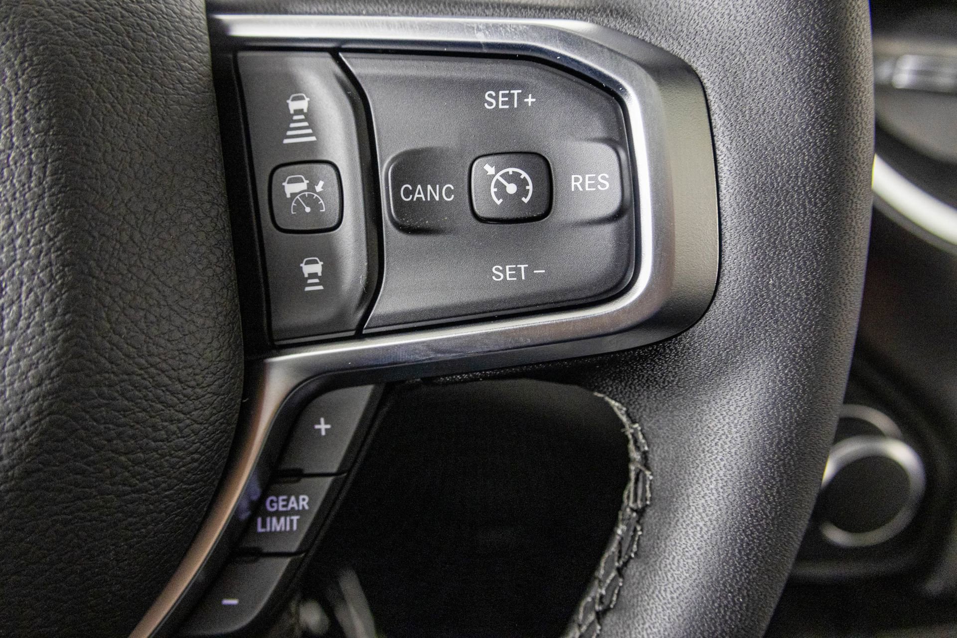 New 2026 RAM 1500 4x4 Crew Cab image 31