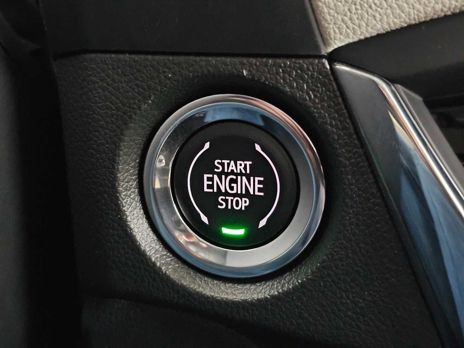 New 2025 Buick Encore GX Avenir w/ Avenir Technology Package image 28