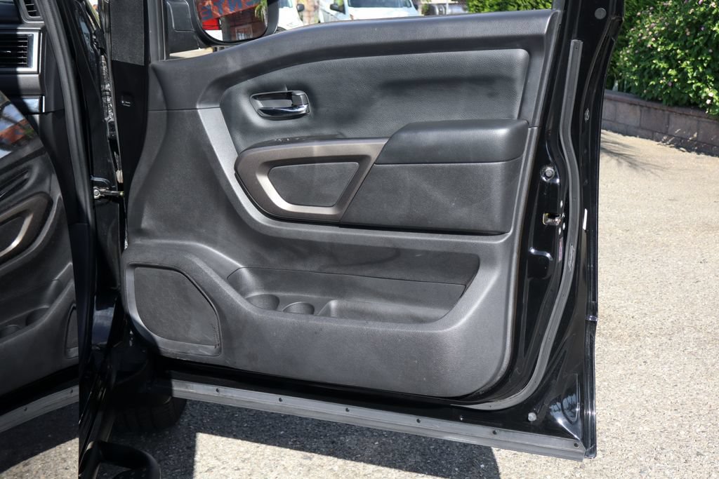 Used 2024 Nissan Titan SV w/ SV Bronze Edition Package AWD/4WD image 40