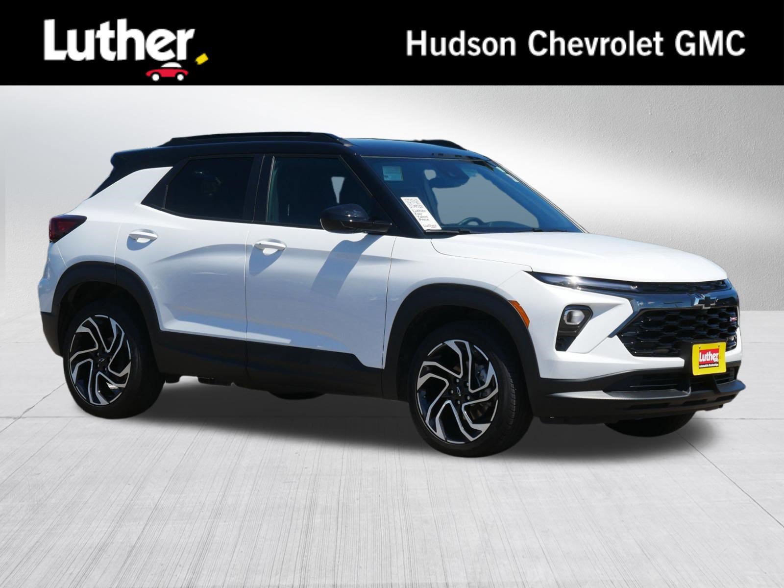 Used 2024 Chevrolet TrailBlazer RS w/ Driver Confidence Package AWD/4WD image 1