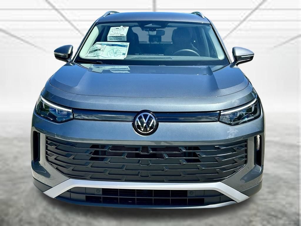 New 2026 Volkswagen Tiguan SE FWD image 2