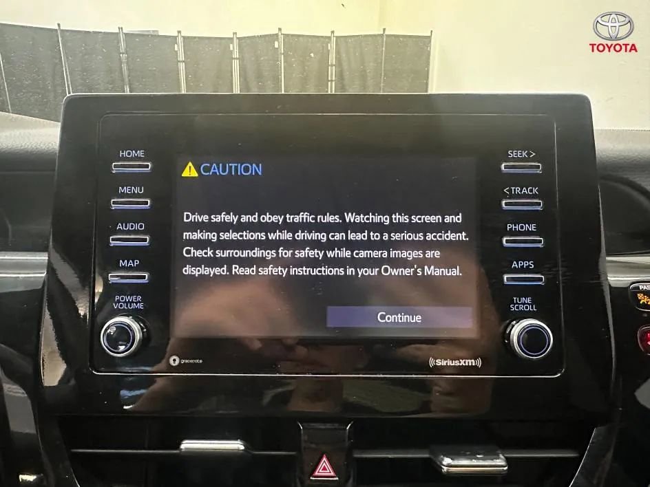 Used 2022 Toyota Camry LE FWD image 12