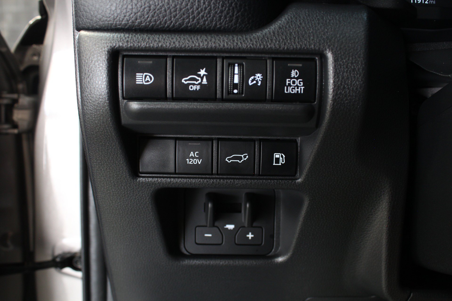 Used 2025 Toyota Land Cruiser w/ Premium Package AWD/4WD image 80