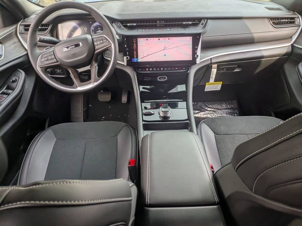 New 2026 Jeep Grand Cherokee Altitude image 28