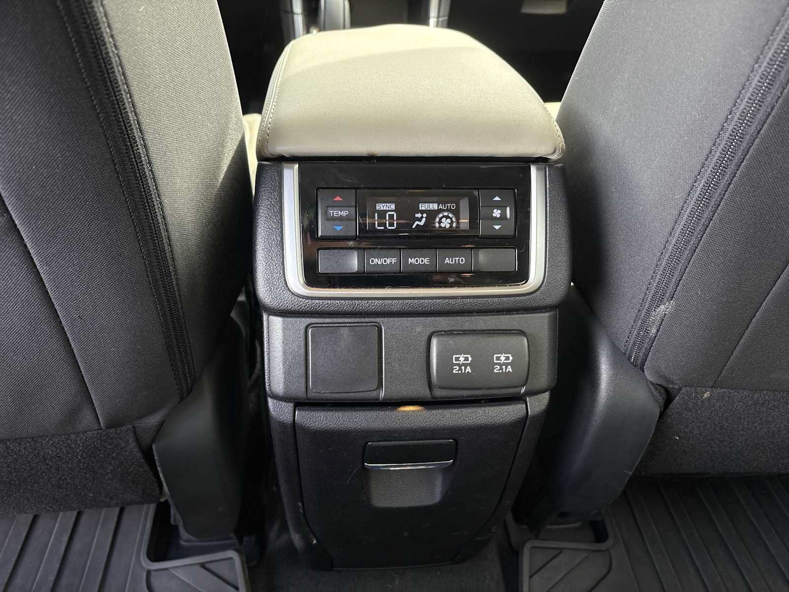 Used 2022 Subaru Ascent Premium w/ Convenience Package AWD/4WD image 20