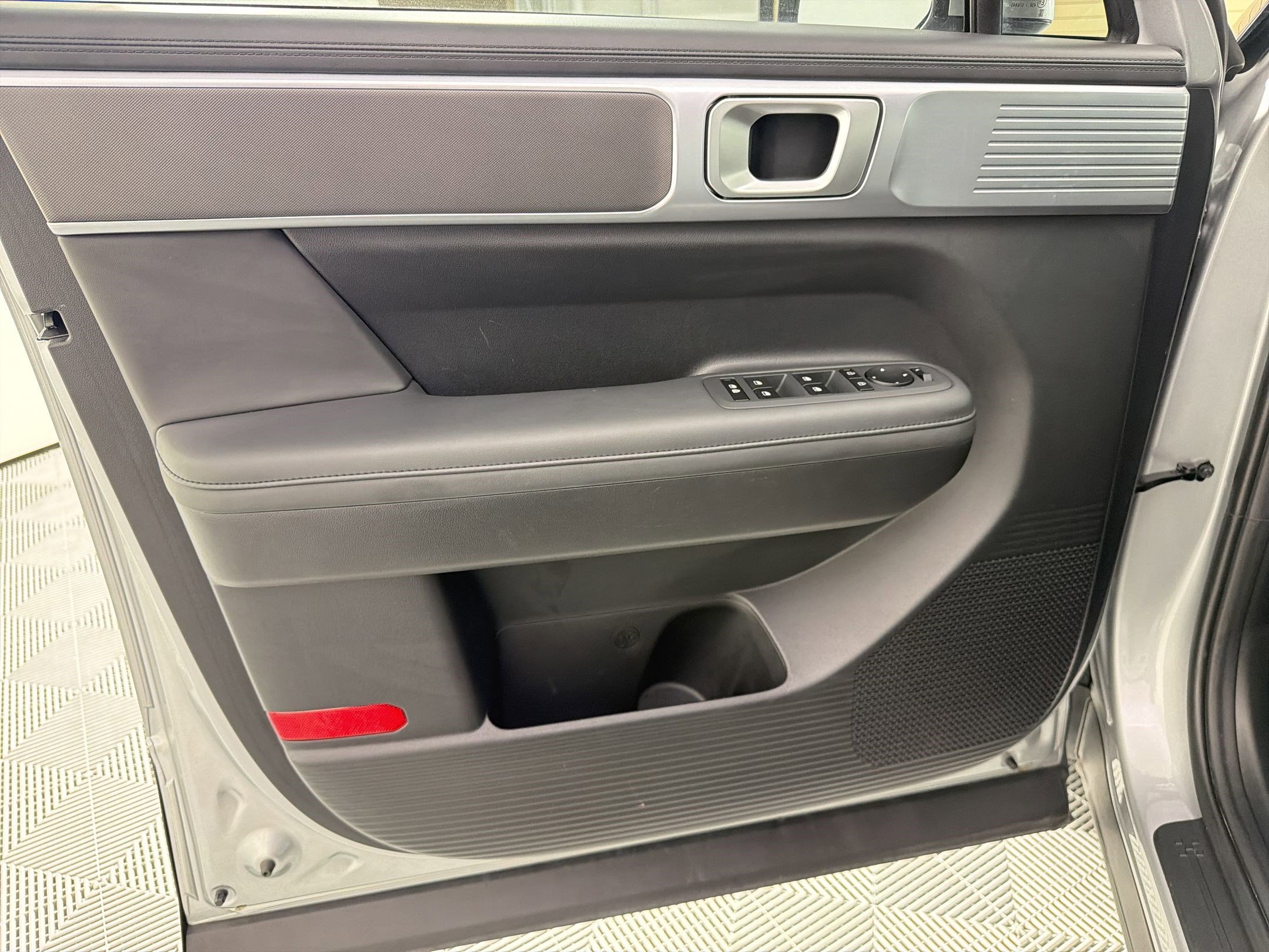 Used 2025 Hyundai Santa Fe SEL image 13