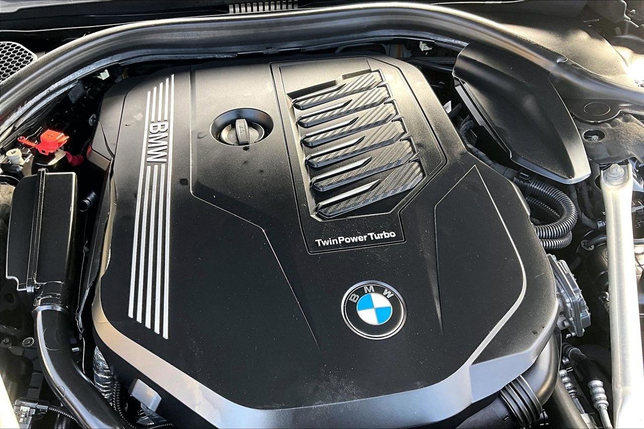 Used 2020 BMW 740i xDrive image 31