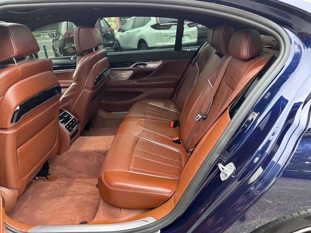 Used 2018 BMW 750i xDrive AWD/4WD image 14