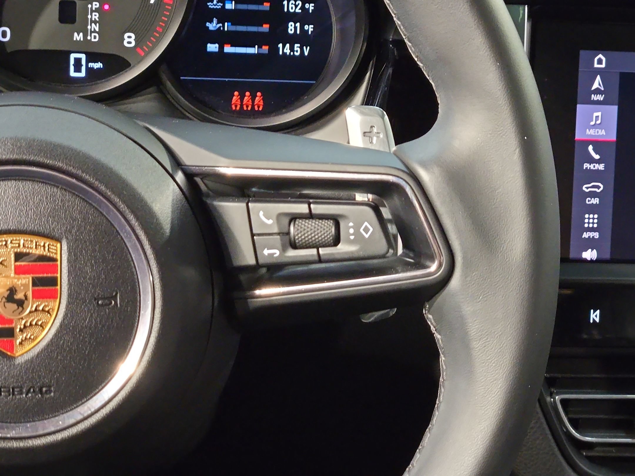 Used 2024 Porsche Macan AWD/4WD image 29