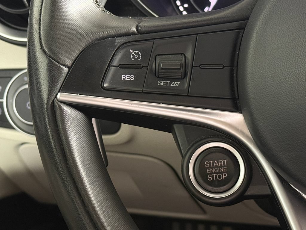 Used 2018 Alfa Romeo Giulia AWD image 39