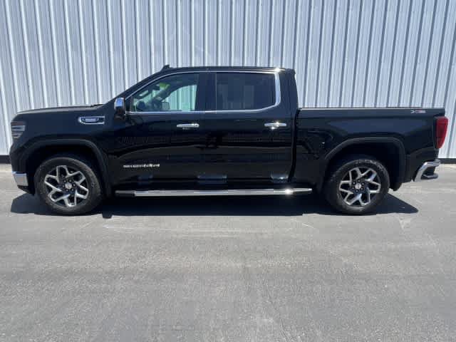 Used 2024 GMC Sierra 1500 SLT w/ SLT Premium Plus Package AWD/4WD image 2