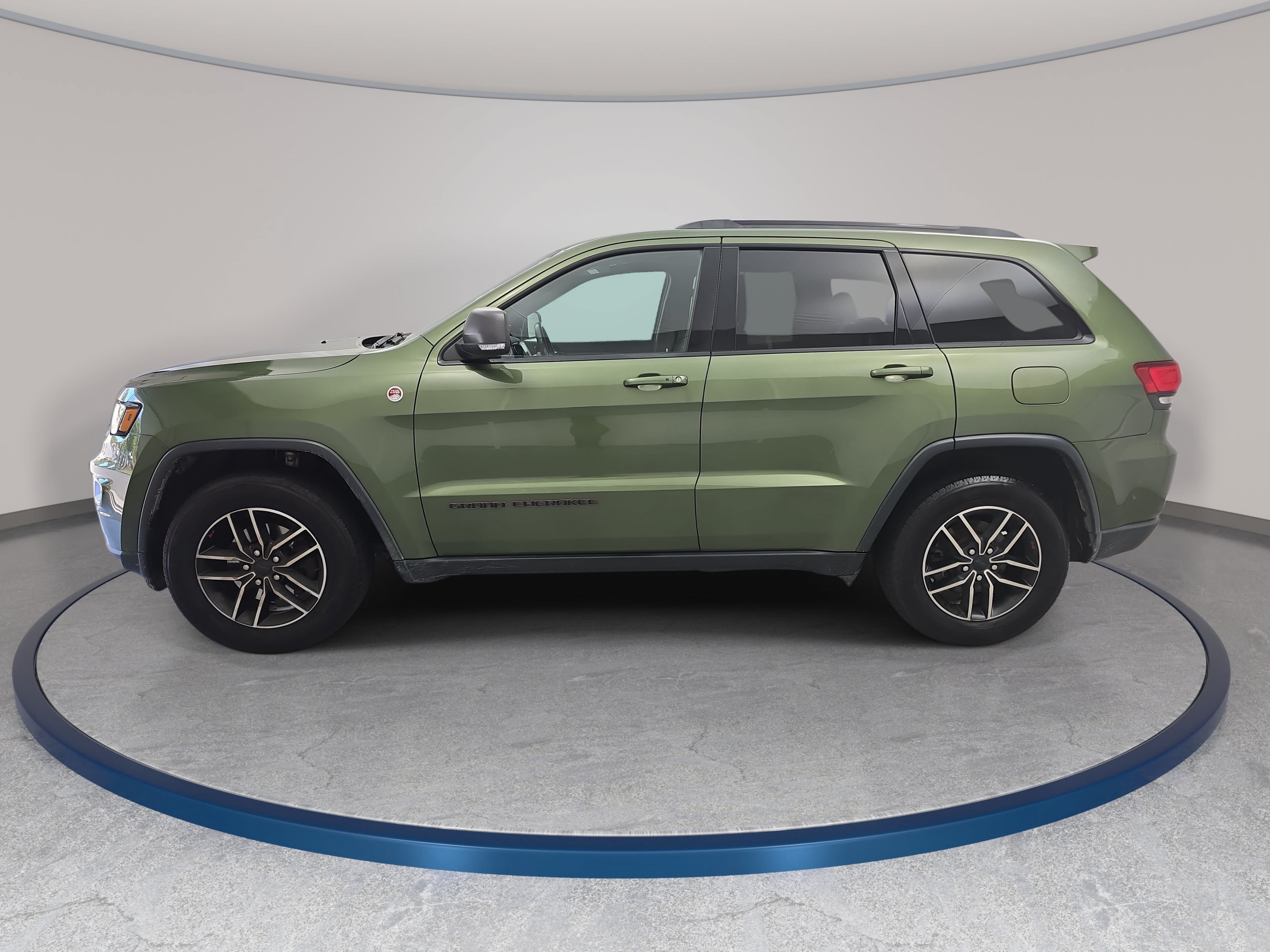 Used 2020 Jeep Grand Cherokee Trailhawk w/ Premium Lighting Group AWD/4WD image 8