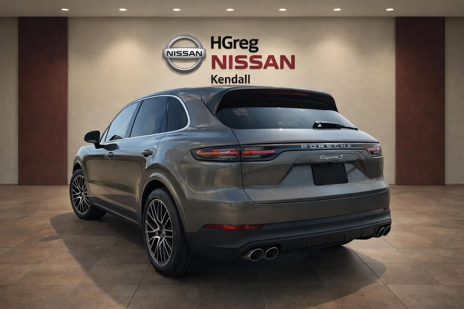 Used 2019 Porsche Cayenne S AWD/4WD image 2
