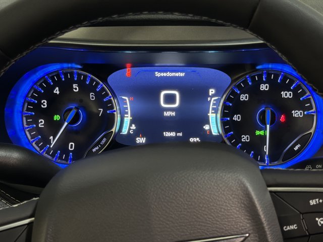 Used 2026 Chrysler Pacifica Limited FWD image 29
