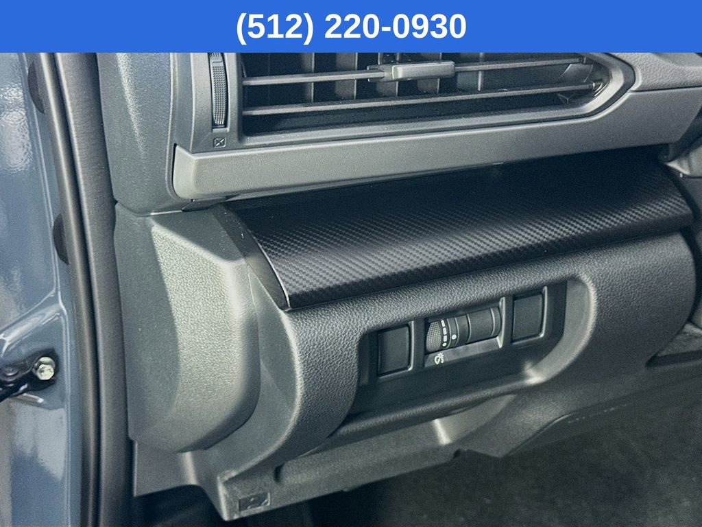 Used 2025 Subaru Crosstrek 2.0i Premium image 11