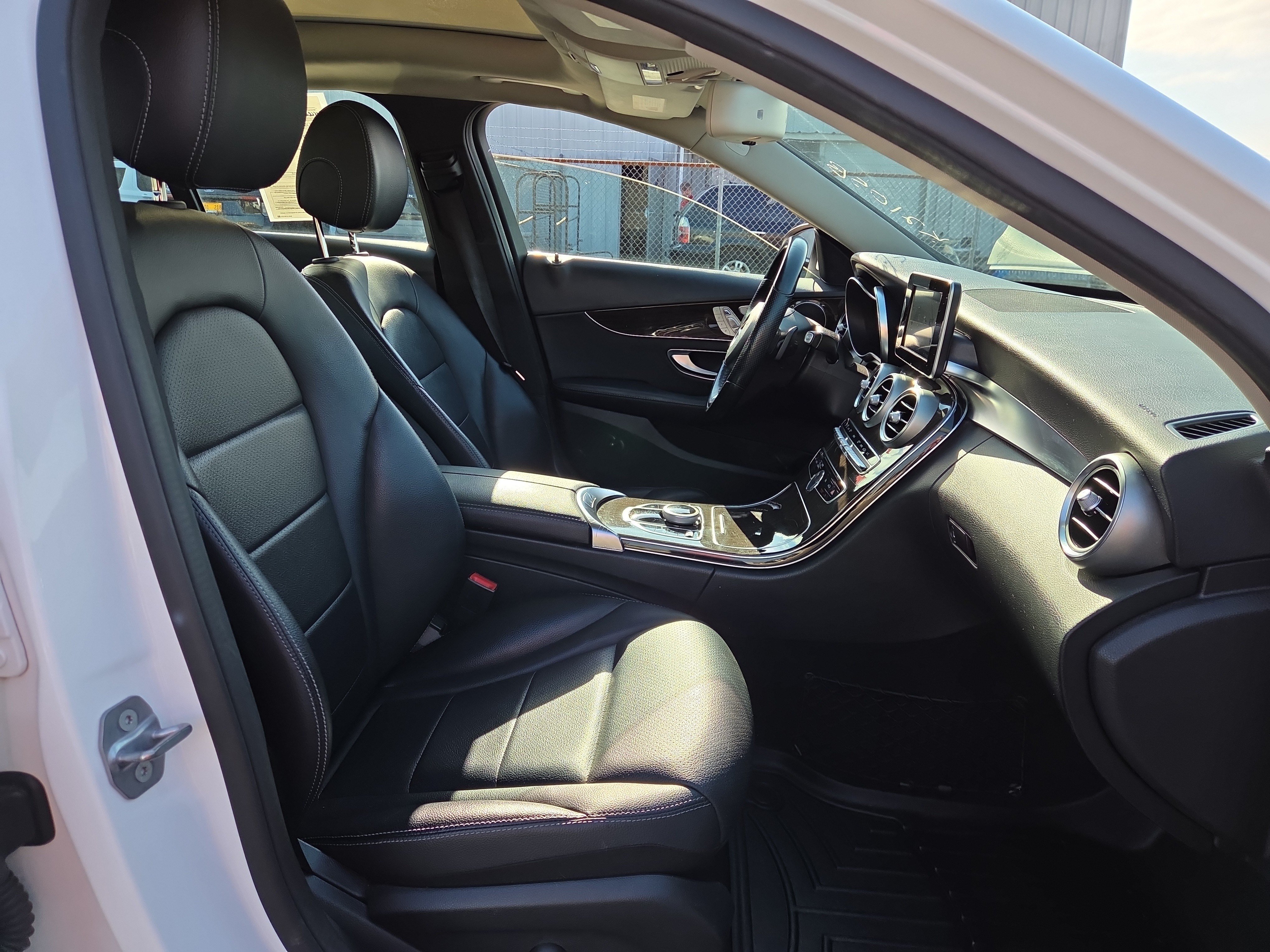 Used 2017 Mercedes-Benz C 300 4MATIC Sedan image 15