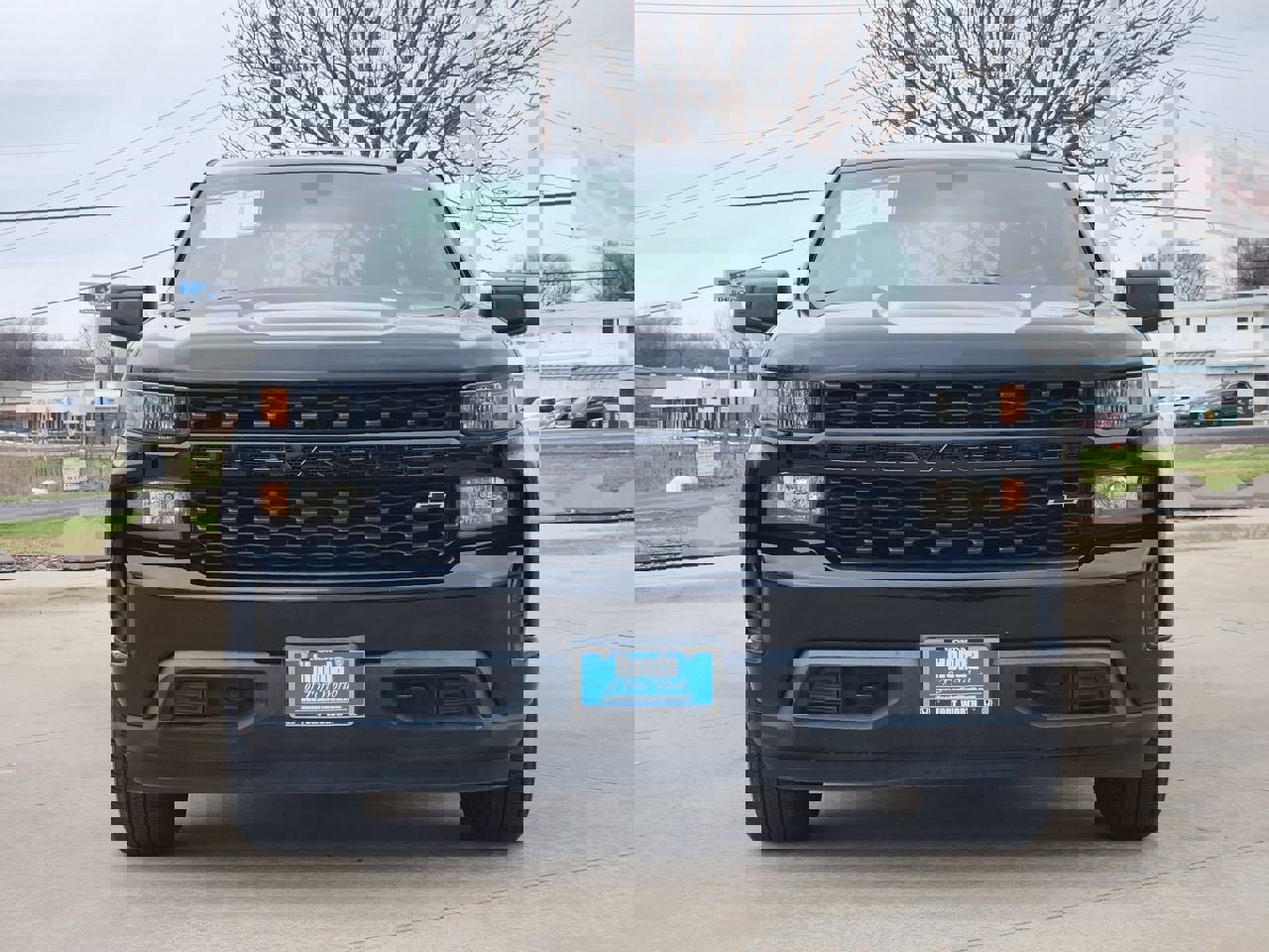 Used 2020 Chevrolet Silverado 1500 Custom w/ Custom Value Package image 2