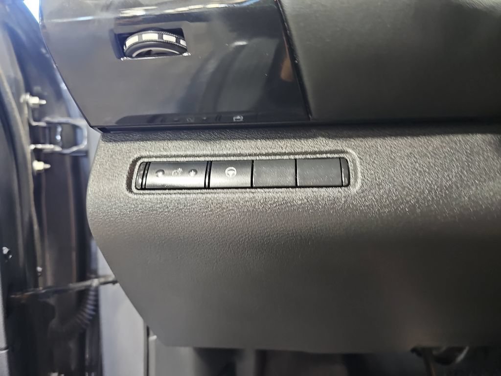 Used 2024 Nissan Pathfinder SV AWD/4WD image 26