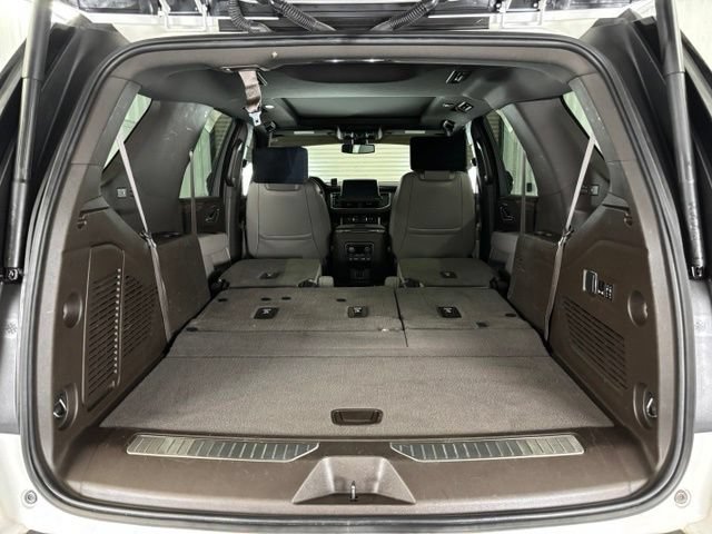 Used 2021 Chevrolet Tahoe Z71 w/ Luxury Package AWD/4WD image 15