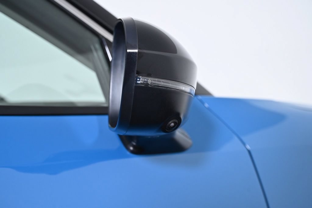 Certified 2025 Nissan Kicks SR w/ SR Premium Package FWD image 11