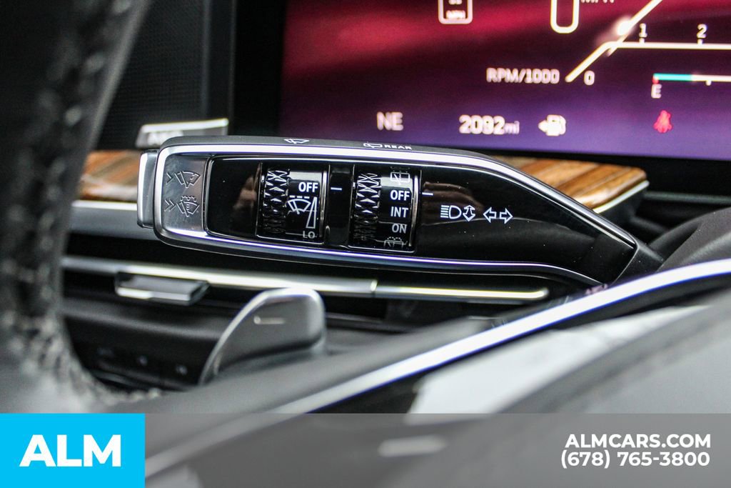 Used 2026 Cadillac Escalade ESV Platinum Sport image 30