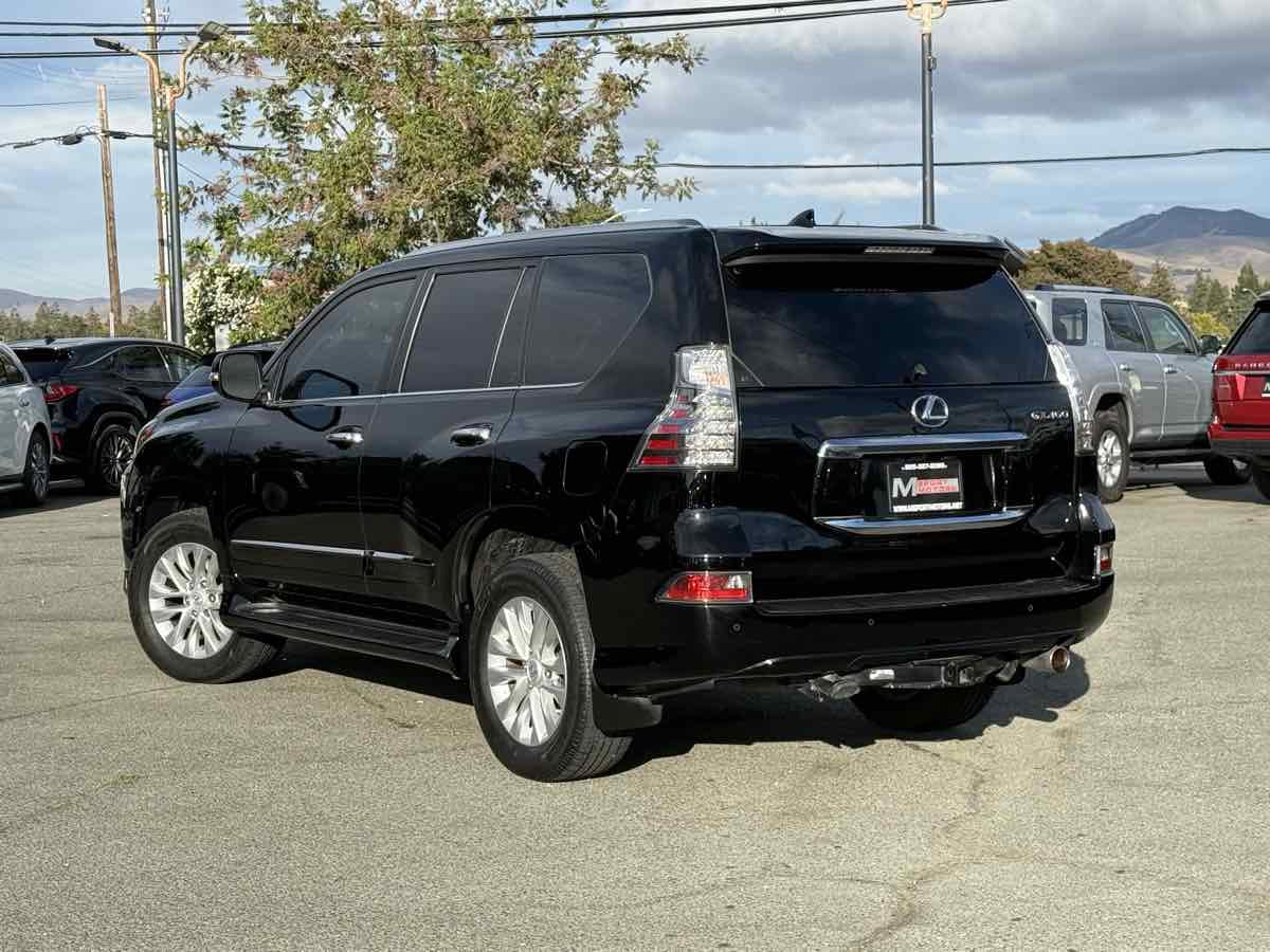 Used 2017 Lexus GX 460 image 8
